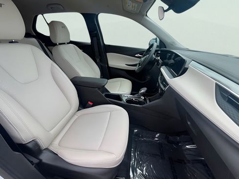 Used 2025 Buick Encore GX Sport Touring w/ Comfort Package image 19