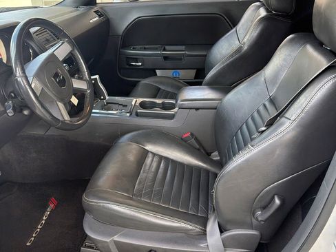 Used 2009 Dodge Challenger R/T RWD image 11