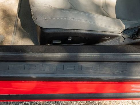 Used 2018 Chevrolet Camaro SS RWD image 18
