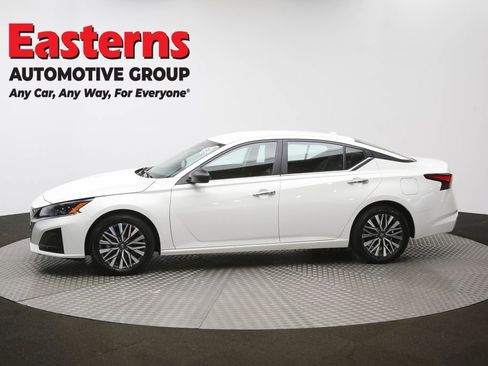 Used 2025 Nissan Altima 2.5 SV image 58