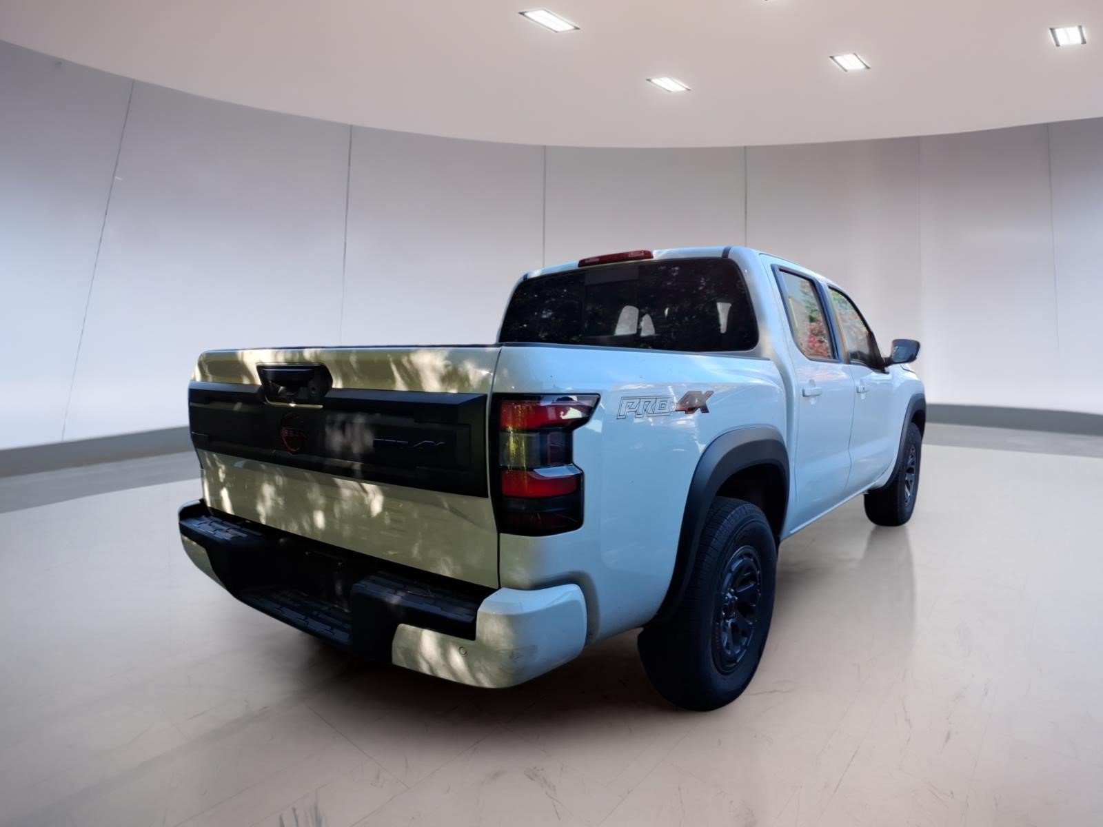 Used 2026 Nissan Frontier PRO-4X AWD/4WD image 4