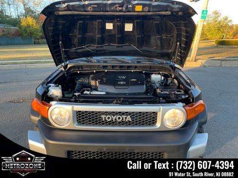 Used 2007 Toyota FJ Cruiser 4WD image 12