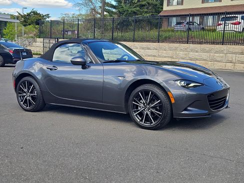 Used 2024 MAZDA MX-5 Miata Grand Touring w/ Weather Package RWD image 8