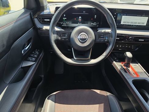 Certified 2025 Nissan Kicks SR FWD image 12