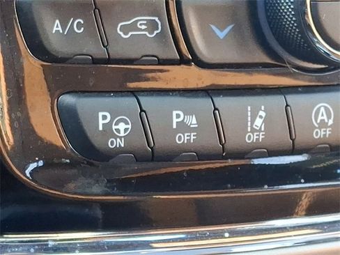 Used 2020 Jeep Grand Cherokee Overland image 26