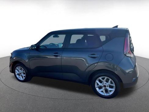 Used 2025 Kia Soul LX w/ LX Technology Package image 10