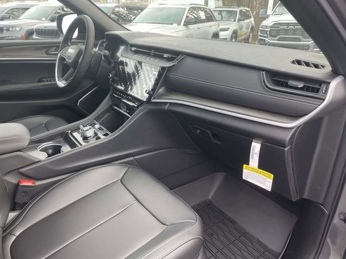 New 2026 Jeep Grand Cherokee L Limited w/ Limited Altitude Package AWD/4WD image 14