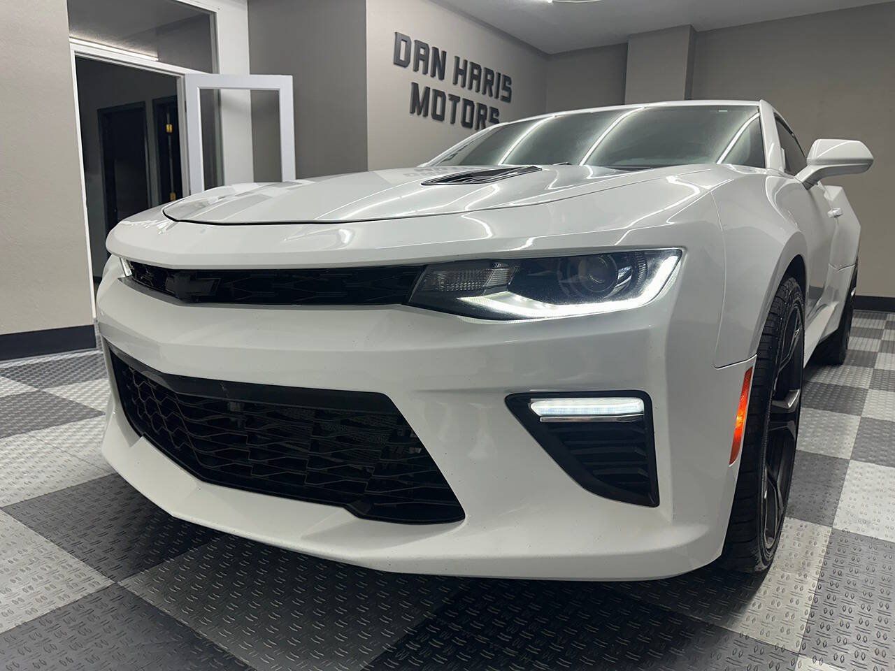 Used 2017 Chevrolet Camaro SS RWD image 29