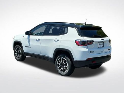 Used 2024 Jeep Compass Trailhawk AWD/4WD image 4
