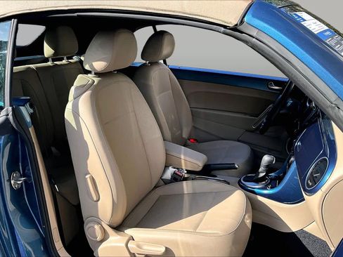 Used 2019 Volkswagen Beetle 2.0T SE FWD image 8