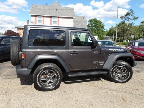Used 2020 Jeep Wrangler Sport AWD/4WD image 4