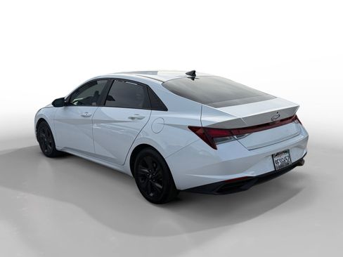 Certified 2023 Hyundai Elantra SEL image 3