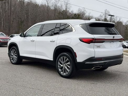 Used 2025 Buick Enclave Preferred image 23