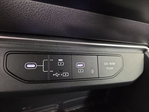 Certified 2025 Kia Carnival SX Prestige FWD image 24