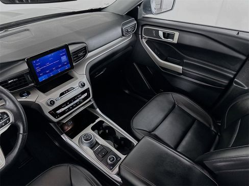 Used 2023 Ford Explorer XLT w/ Equipment Group 202A image 23