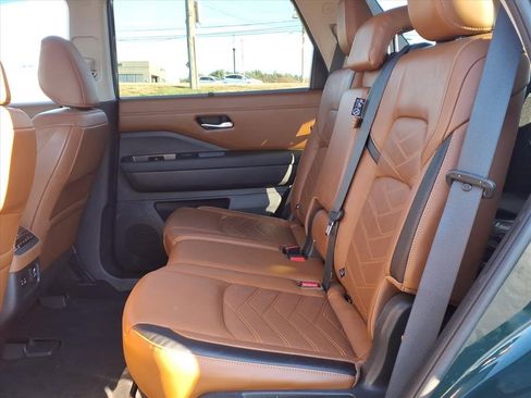 Used 2022 Nissan Pathfinder Platinum w/ Cargo Package image 30