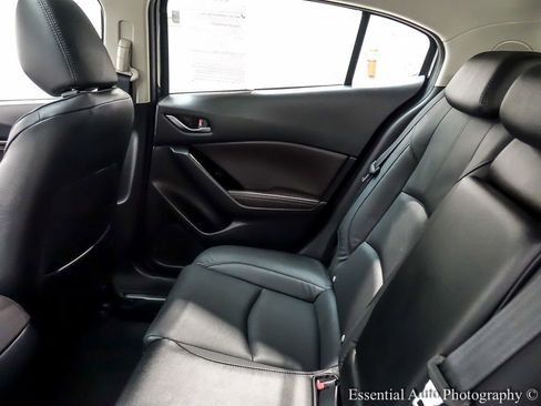 Used 2018 MAZDA MAZDA3 Grand Touring image 14