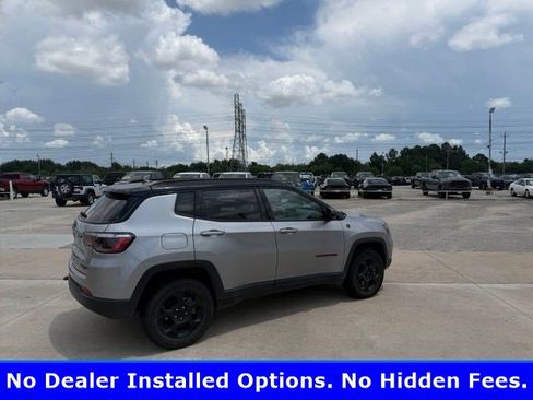 Used 2024 Jeep Compass Trailhawk AWD/4WD image 3