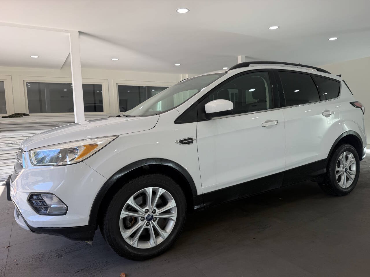 Used 2018 Ford Escape SE AWD/4WD image 3