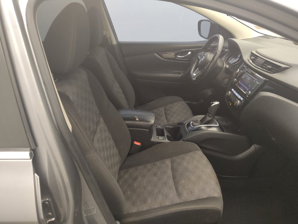 Used 2019 Nissan Rogue Sport SV w/ Technology Package FWD image 21