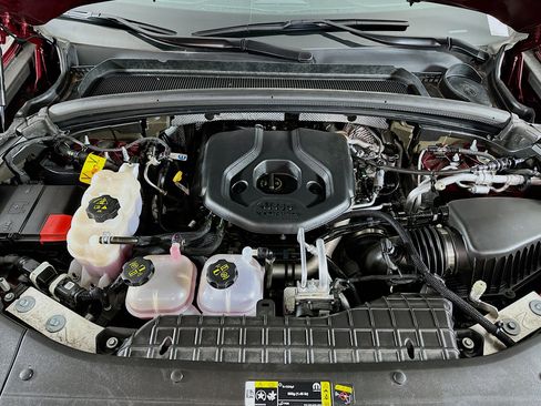 Used 2023 Jeep Grand Cherokee 4WD 4xe image 34