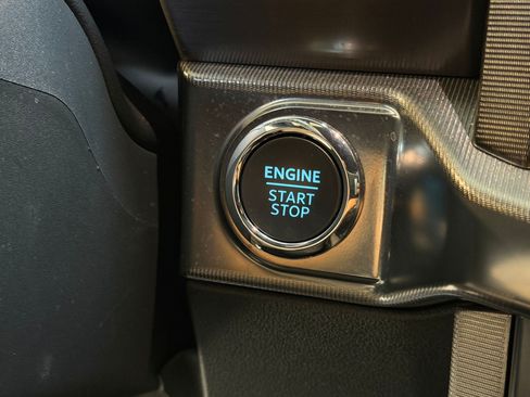 Used 2025 Ford F150 Platinum AWD/4WD image 17
