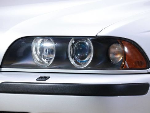 Used 2002 BMW M5 image 38