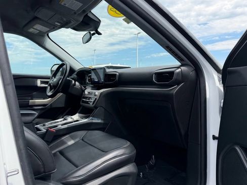 Used 2023 Ford Explorer XLT w/ Equipment Group 202A AWD/4WD image 23