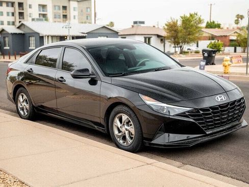 Used 2021 Hyundai Elantra SE FWD image 7