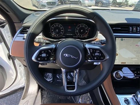New 2026 Jaguar F-PACE R-Dynamic S image 7