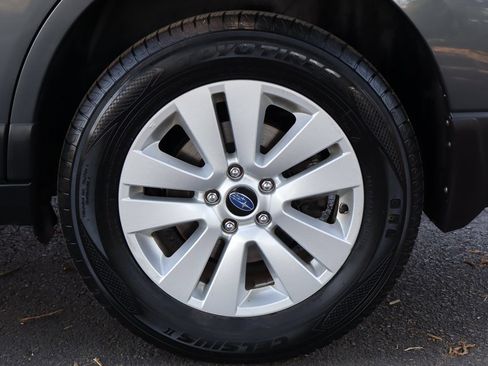 Used 2018 Subaru Outback 2.5i Premium AWD/4WD image 39