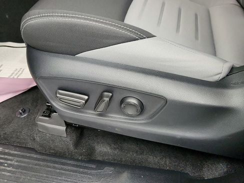 Used 2025 Toyota Tacoma TRD Sport image 11