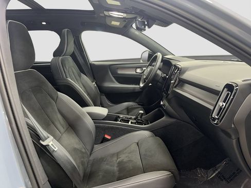Used 2023 Volvo XC40 B5 Plus w/ Climate Package AWD/4WD image 7