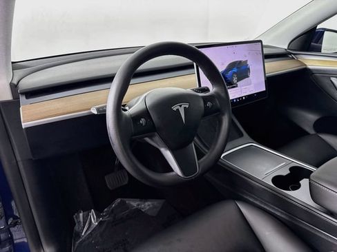 Used 2023 Tesla Model Y AWD image 13