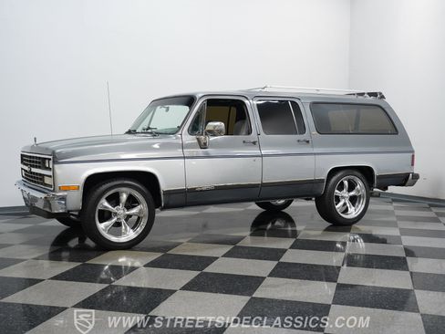 Used 1990 Chevrolet Suburban 2WD image 7
