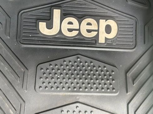 Used 2012 Jeep Wrangler Unlimited Sahara w/ Dual Top Group AWD/4WD image 33