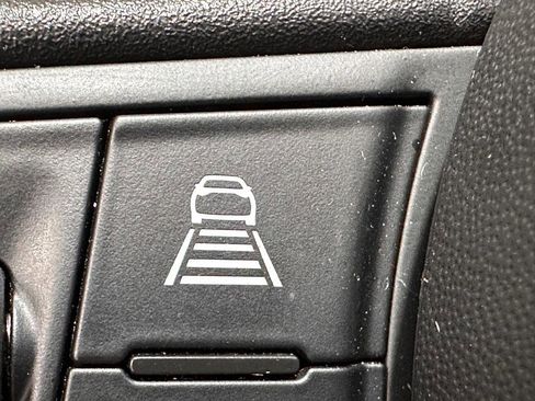 Used 2017 Alfa Romeo Giulia Base AWD image 23