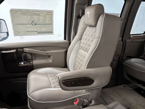New 2026 GMC Savana 2500 w/ Driver Convenience Package RWD image 45