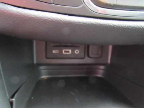 Certified 2022 Chevrolet Equinox RS w/ RS Leather Package FWD image 22