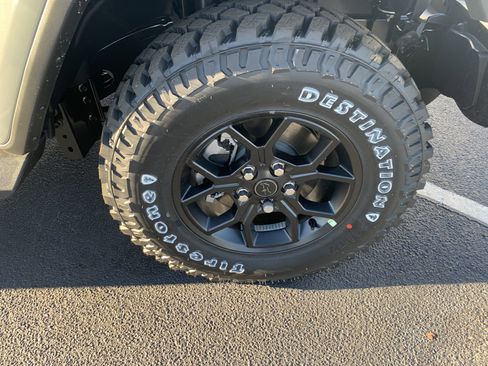 New 2025 Jeep Gladiator Sport image 11