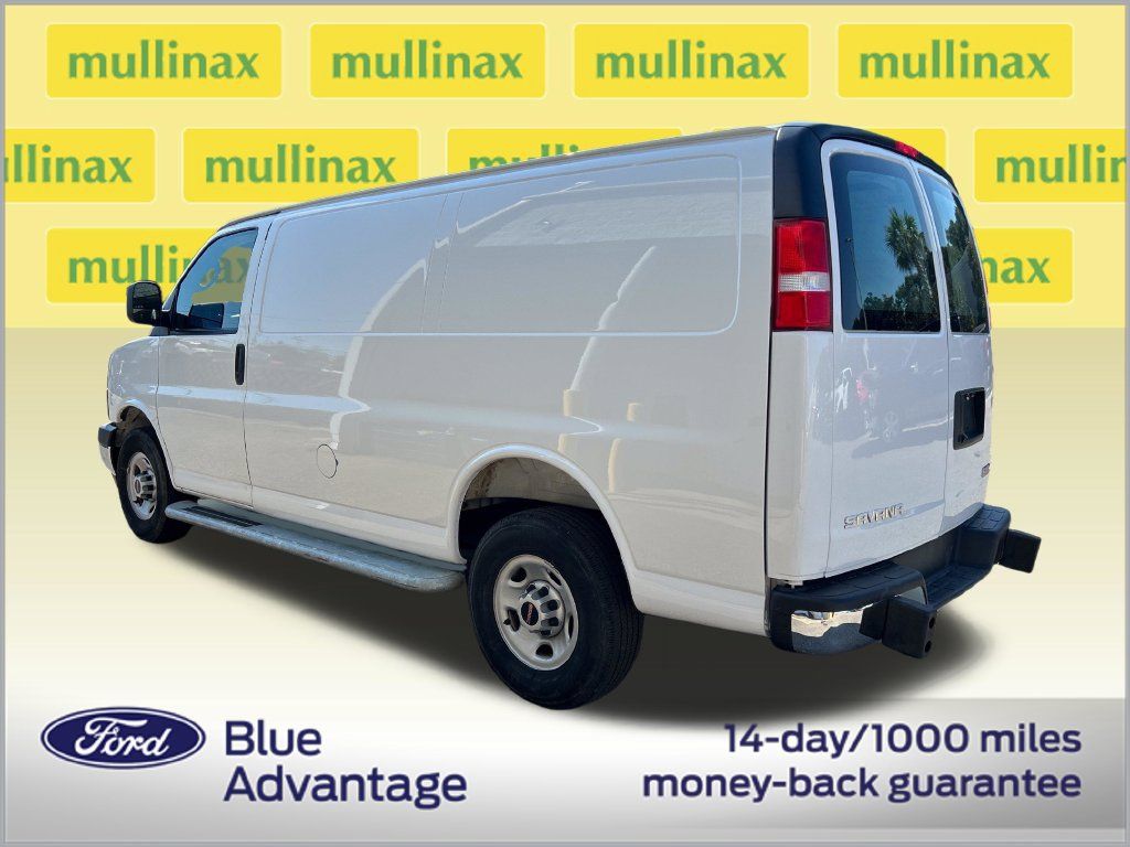 Used 2025 GMC Savana 2500 w/ Driver Convenience Package RWD image 3