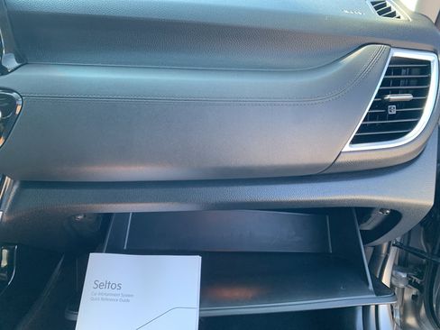 Used 2023 Kia Seltos SX w/ SX Sunroof Package image 30