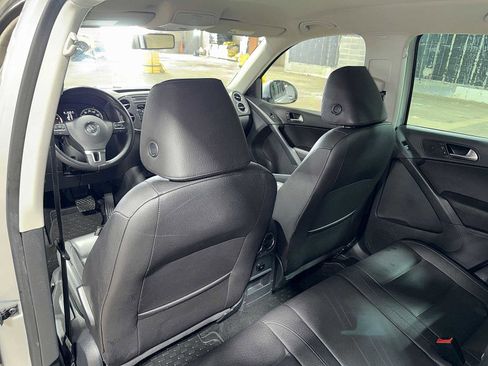 Used 2014 Volkswagen Tiguan SE image 26