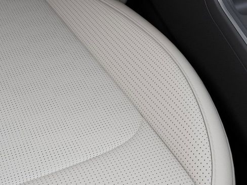 Used 2025 Kia Sorento S w/ Panoramic Sunroof Package image 24