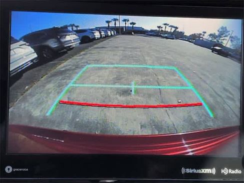 Used 2020 Toyota Highlander XLE image 31