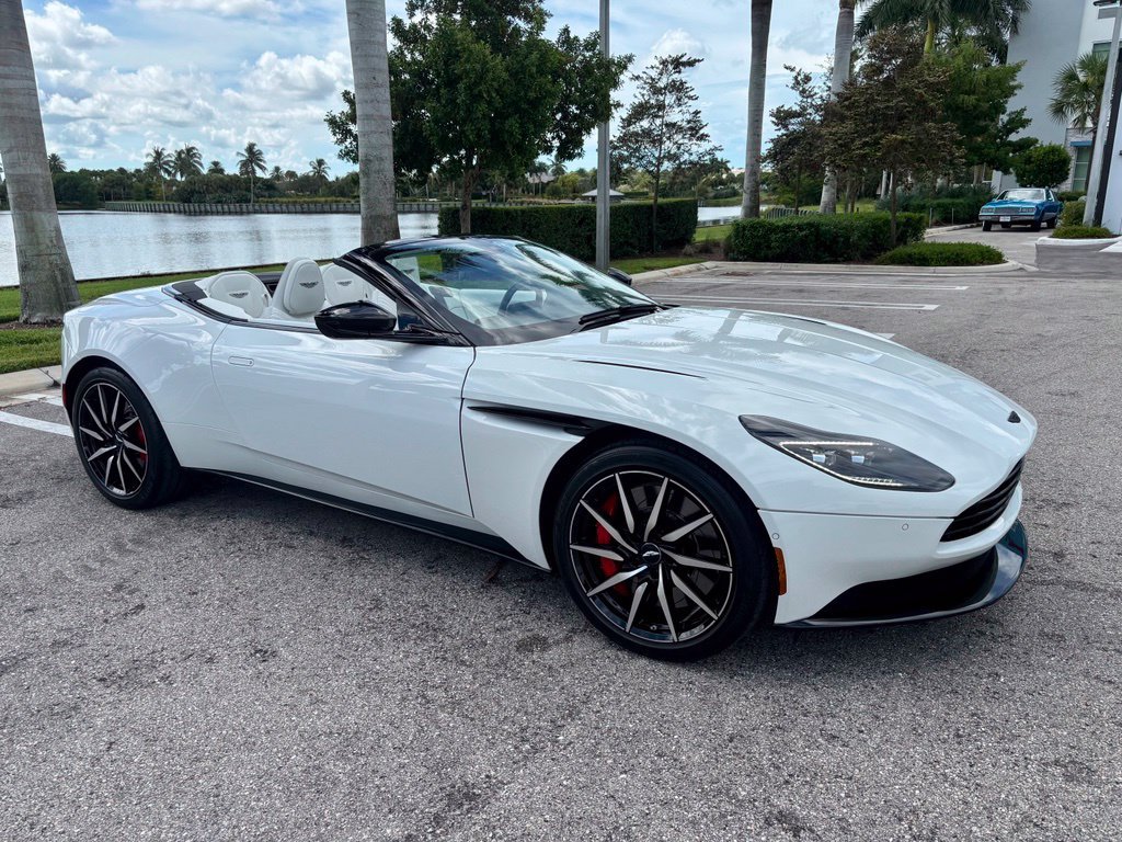 Used 2023 Aston Martin DB11 Volante RWD image 5
