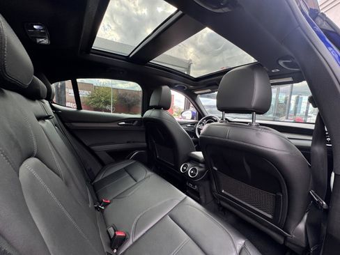 Used 2022 Alfa Romeo Stelvio Ti image 27