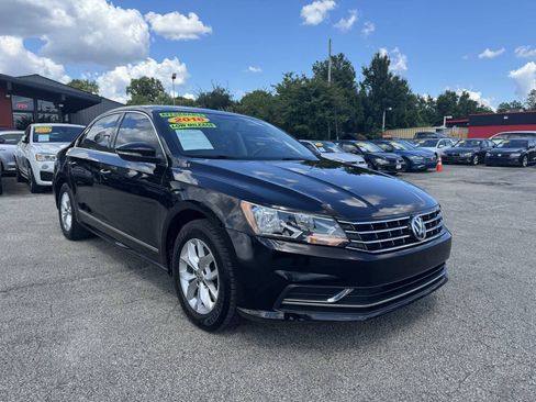 Used 2016 Volkswagen Passat 1.8T S FWD image 5