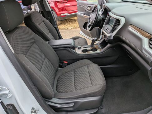 Used 2019 GMC Acadia SLE image 40