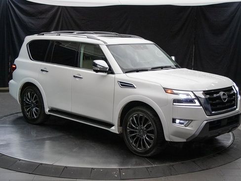 Used 2024 Nissan Armada Platinum w/ Captain's Chairs Package image 2